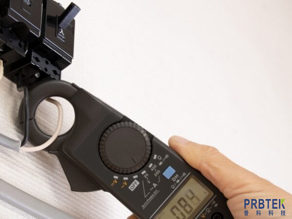 侧电流怎么测?高侧 / 低侧电流测量方法、工具与实操全攻略(图1) 4752920cdfecb09b938fb0d5f5734dd6~tplv-be4g95zd3a-image.png